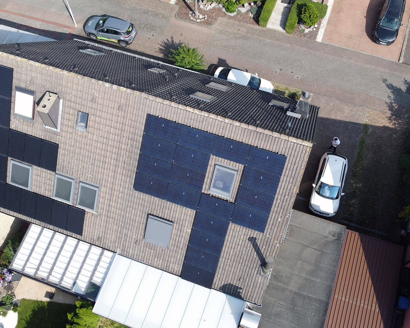 Solaranalge auf Mehrfamilienhaus mit einer Leistung von 9,9 kWp