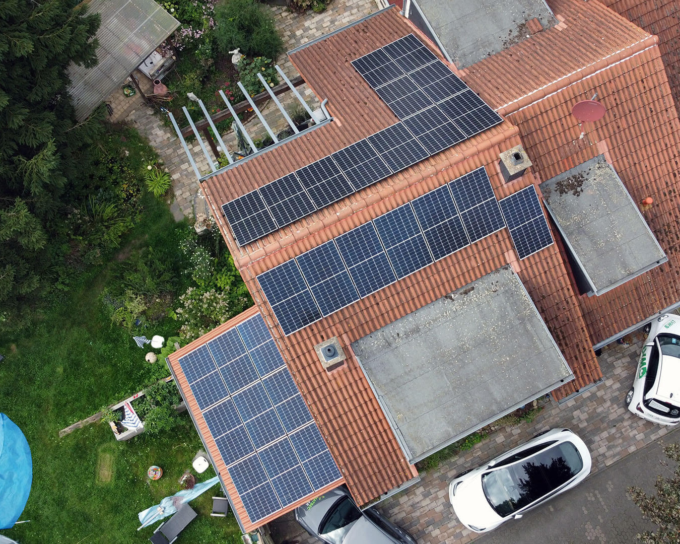 Privathaus mit Solaranlage auf dem Dach
