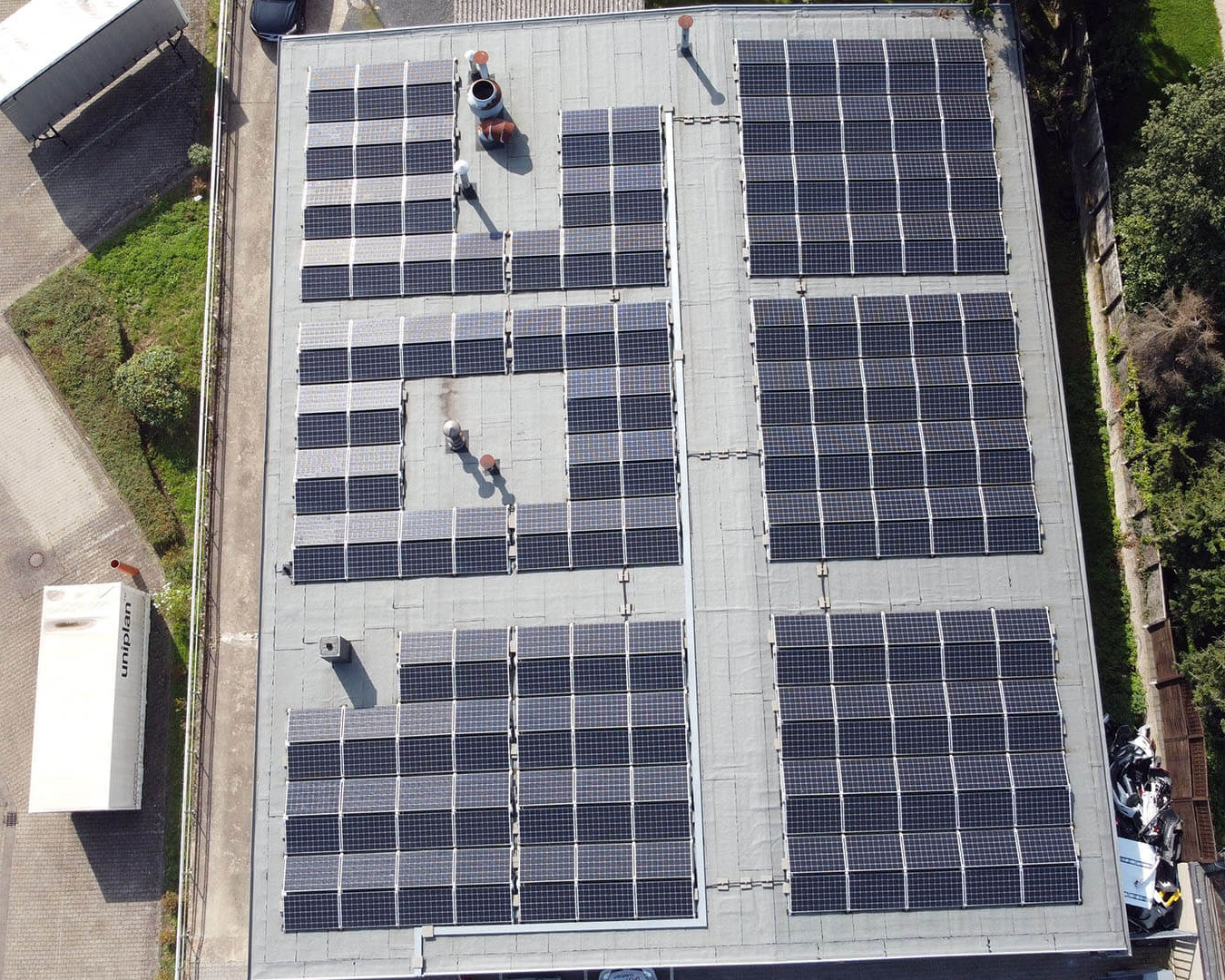 Anlage für Solarstrom auf Gewerbeimmobilie mit 79,36 kWp